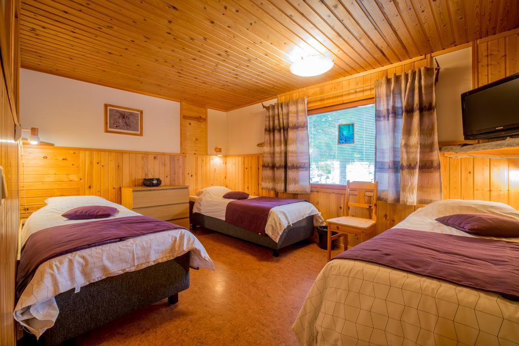 Yllaeksen Yoepuu Villa Akaslompolo Bagian luar foto