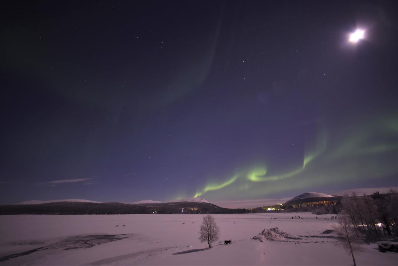 Yllaeksen Yoepuu Villa Akaslompolo Bagian luar foto