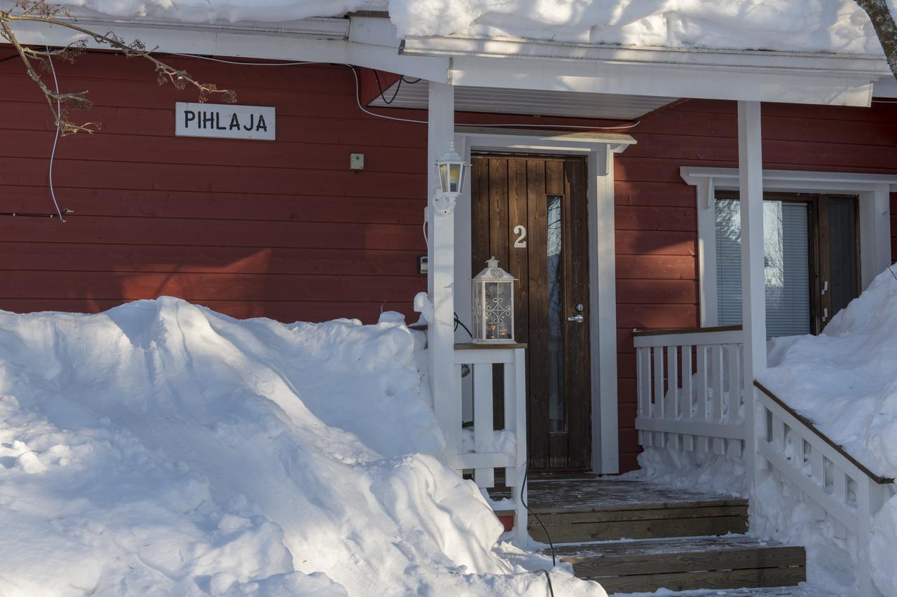 Yllaeksen Yoepuu Villa Akaslompolo Bagian luar foto