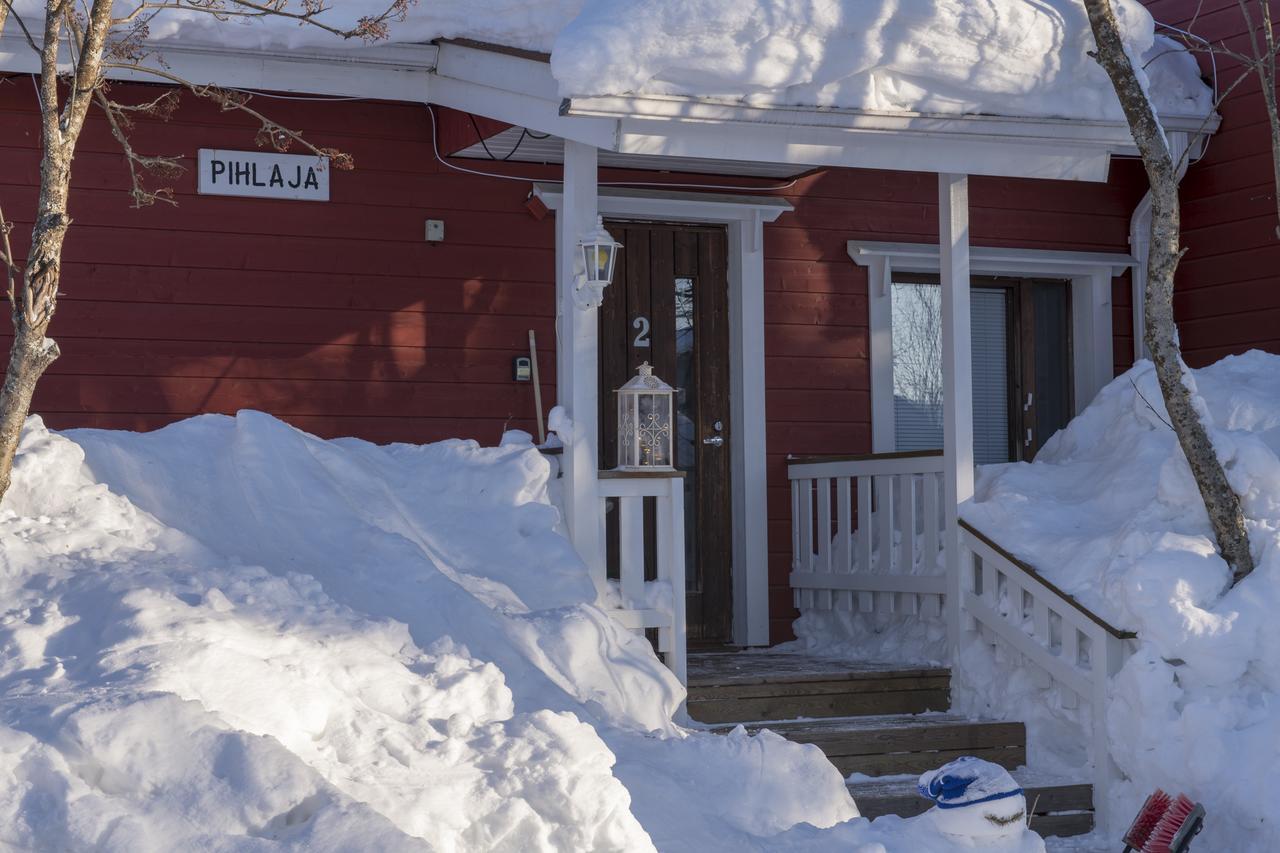 Yllaeksen Yoepuu Villa Akaslompolo Bagian luar foto