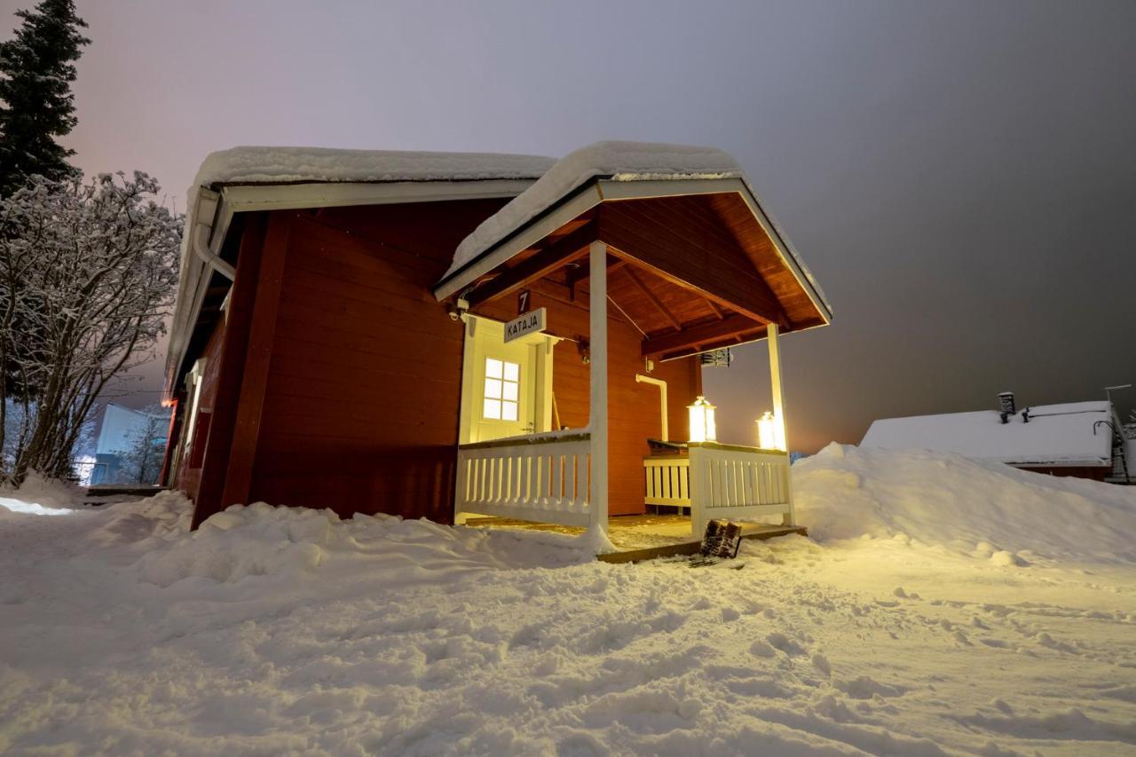 Yllaeksen Yoepuu Villa Akaslompolo Bagian luar foto